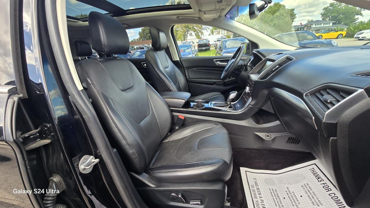 2017 Ford Edge Titanium - Photo #14