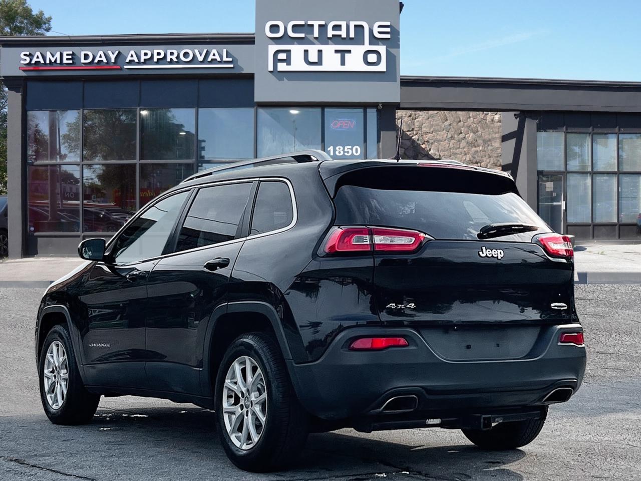 2017 Jeep Cherokee North 4WD - Photo #4
