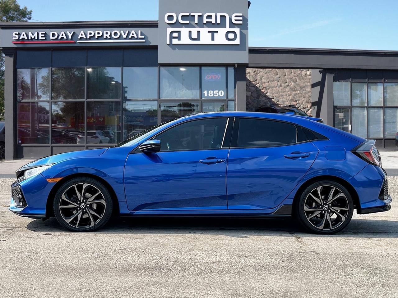 2019 Honda Civic Sport Touring CVT Photo2