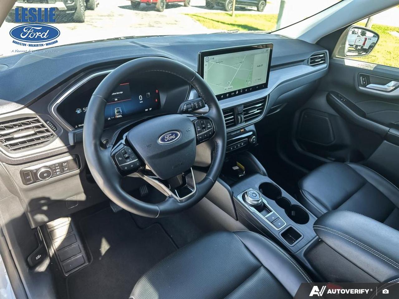2025 Ford Escape Ford Blue Advantage - Platinum AWD Photo