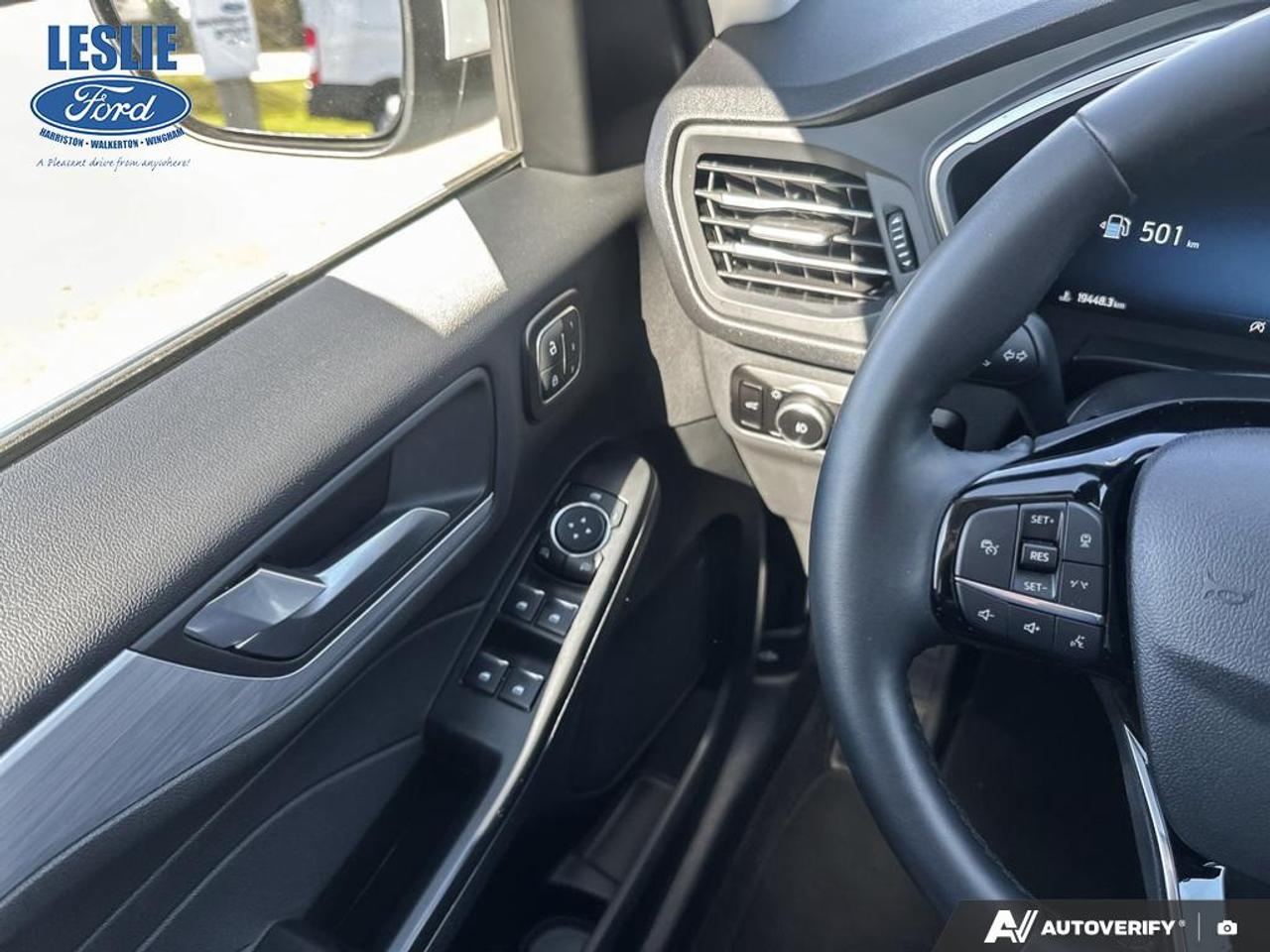 2025 Ford Escape Ford Blue Advantage - Platinum AWD Photo