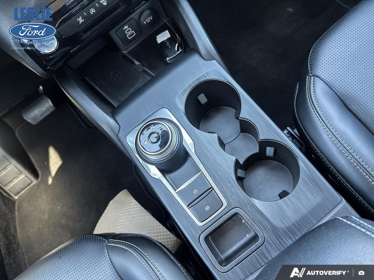 2025 Ford Escape Ford Blue Advantage - Platinum AWD Photo