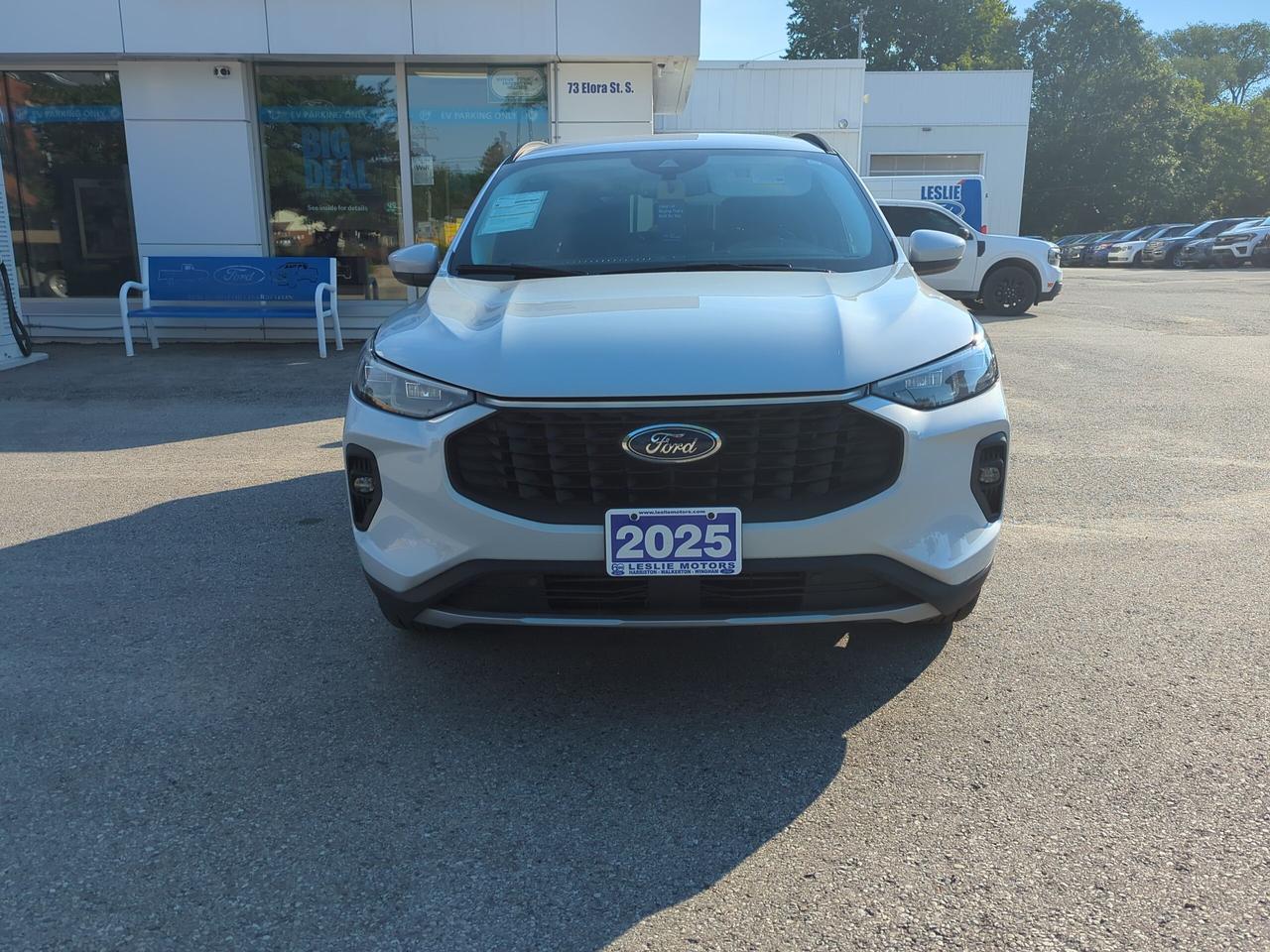 2025 Ford Escape Ford Blue Advantage - Platinum AWD Photo2