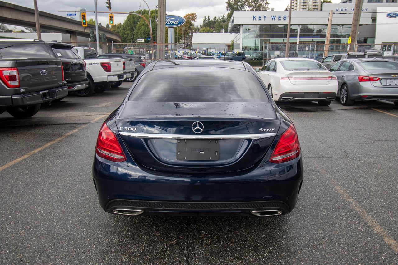 2018 Mercedes-Benz C 300 C 300 4MATIC Sedan Photo5