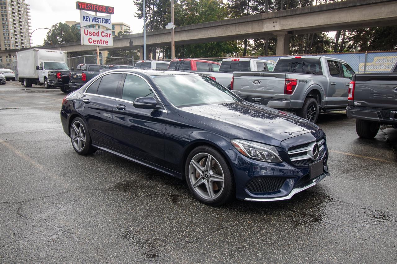 2018 Mercedes-Benz C 300 C 300 4MATIC Sedan Photo4