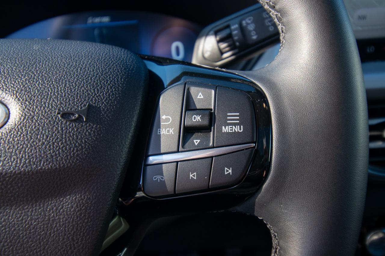 2024 Ford Escape Platinum AWD Photo5