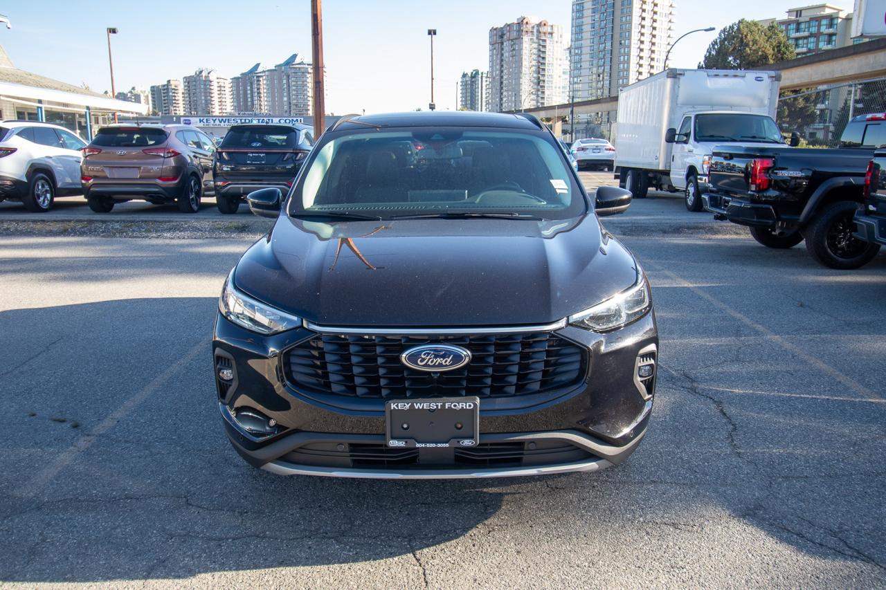 2024 Ford Escape Platinum AWD Photo3