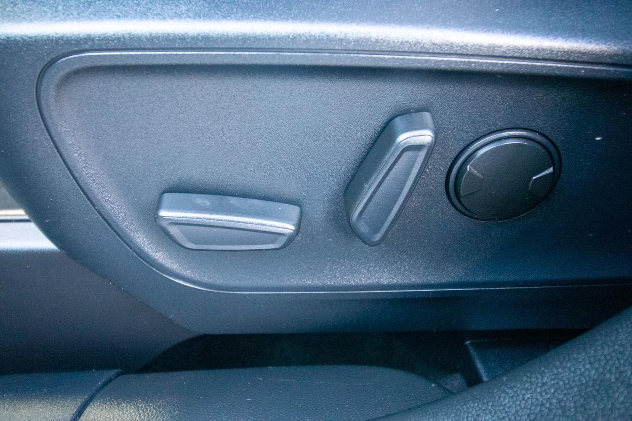 2024 Ford Escape Platinum AWD Photo5