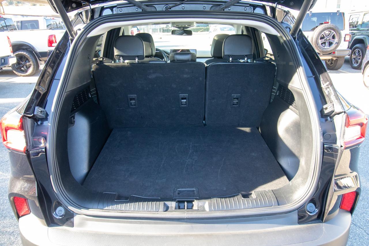 2024 Ford Escape Platinum AWD Photo5