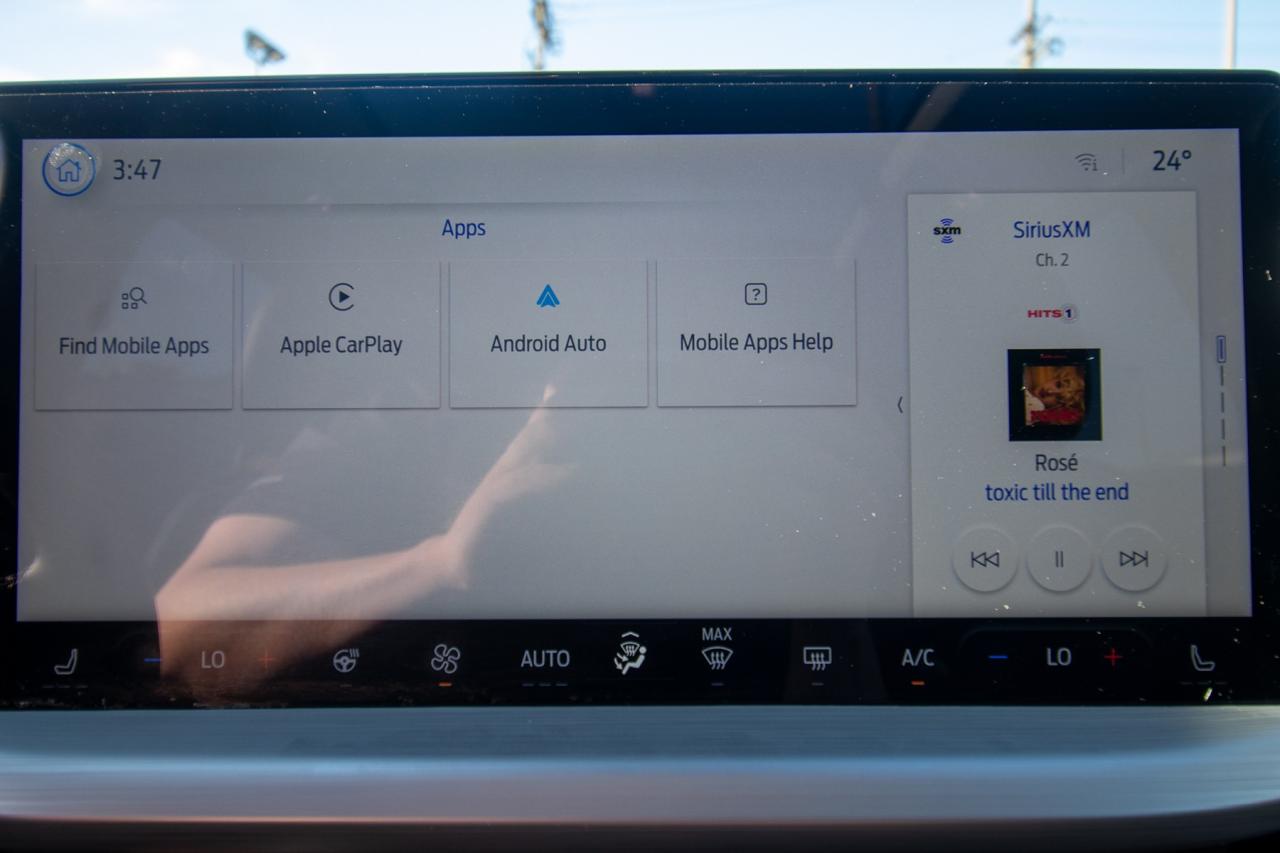 2024 Ford Escape Platinum AWD Photo5