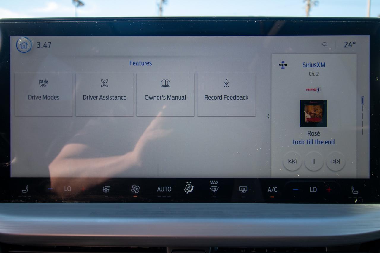 2024 Ford Escape Platinum AWD Photo5