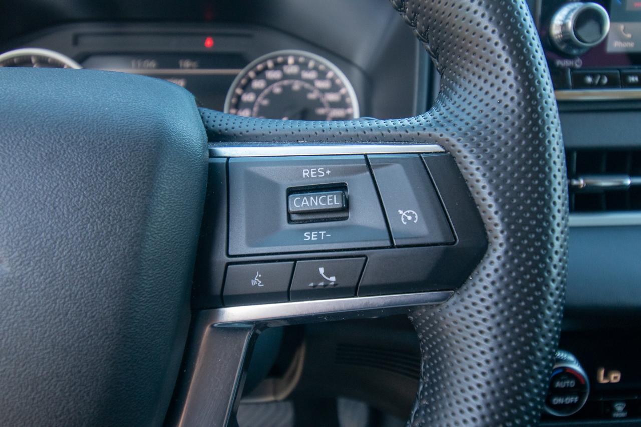 2024 Mitsubishi Outlander ES S-AWC Photo5