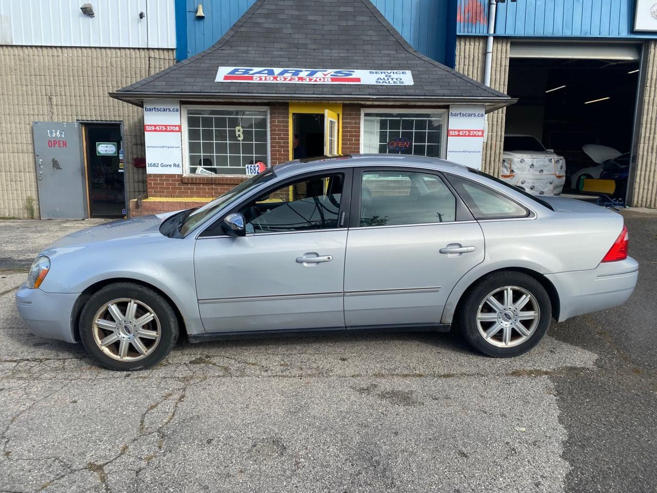 2005 Ford Five Hundred 4dr Sdn Limited - Photo #1