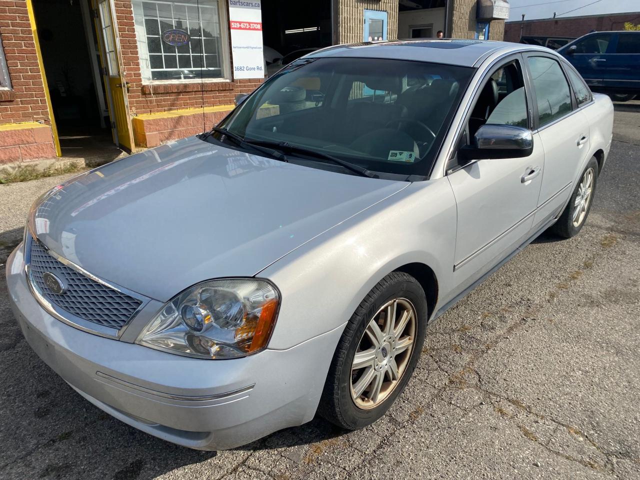 2005 Ford Five Hundred 4dr Sdn Limited - Photo #5
