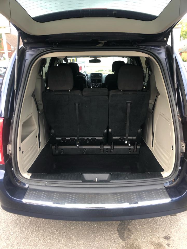 2017 Dodge Grand Caravan SXT / WOOD TRIM / 7 PASS Photo9