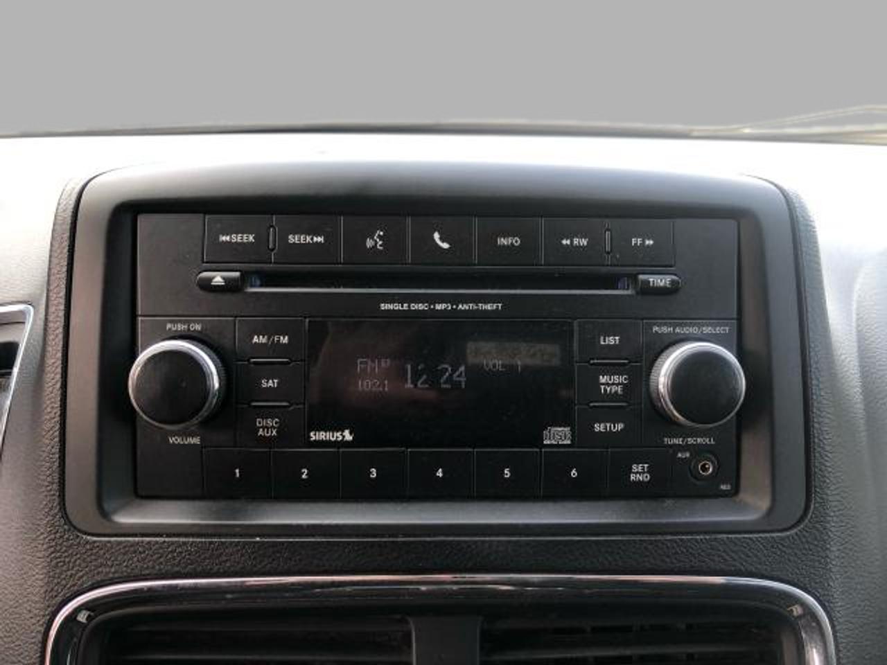 2017 Dodge Grand Caravan SXT / WOOD TRIM / 7 PASS Photo