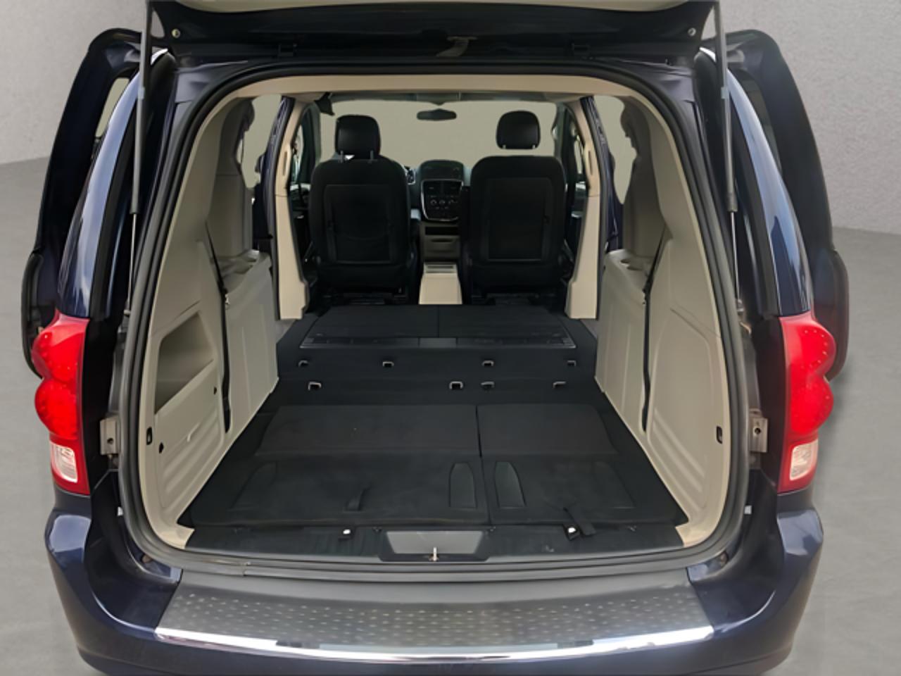 2017 Dodge Grand Caravan SXT / WOOD TRIM / 7 PASS Photo9