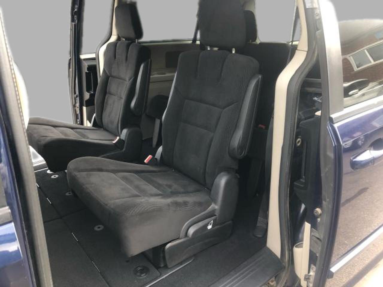 2017 Dodge Grand Caravan SXT / WOOD TRIM / 7 PASS Photo