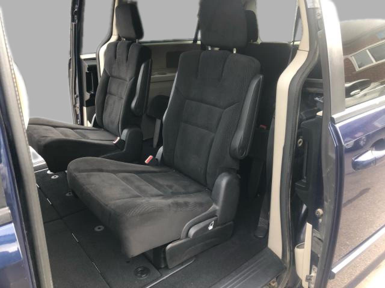 2017 Dodge Grand Caravan SXT / WOOD TRIM / 7 PASS Photo6