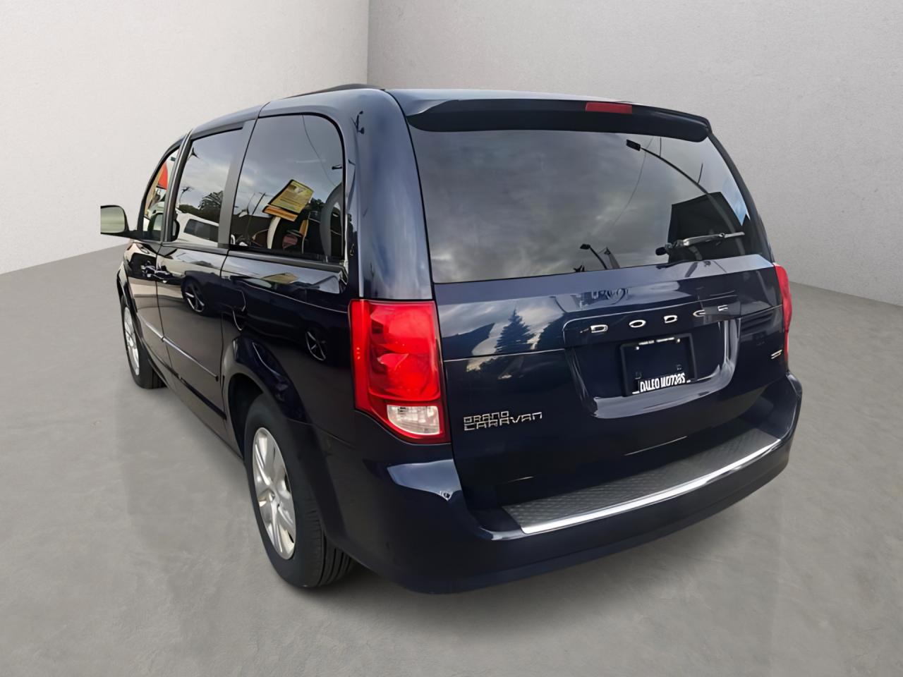 2017 Dodge Grand Caravan SXT / WOOD TRIM / 7 PASS Photo18