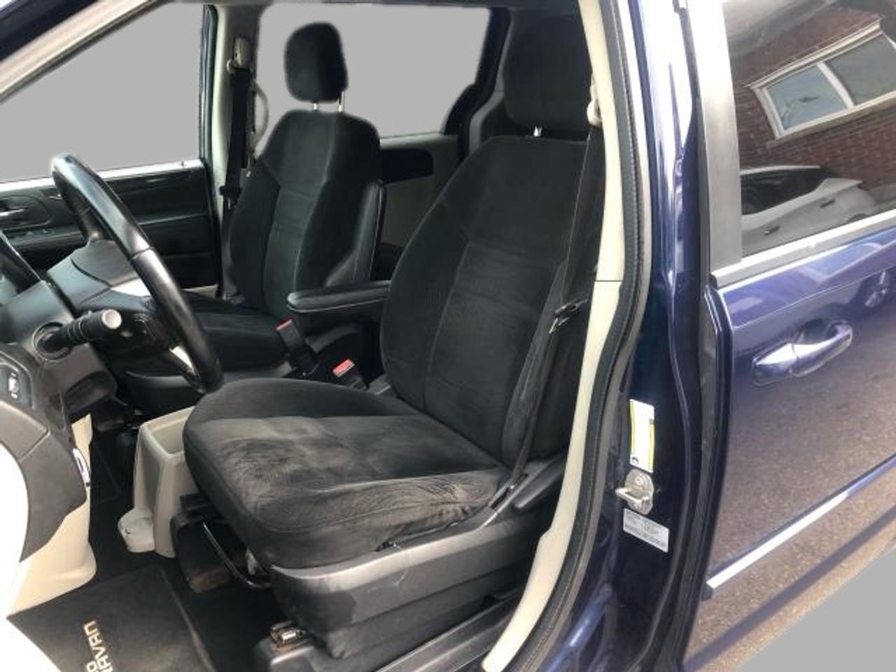 2017 Dodge Grand Caravan SXT / WOOD TRIM / 7 PASS Photo20