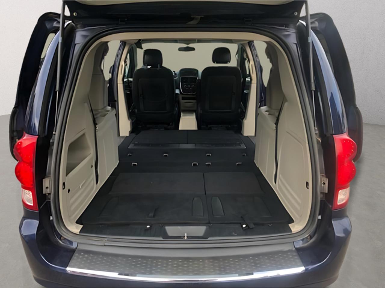 2017 Dodge Grand Caravan SXT / WOOD TRIM / 7 PASS Photo24