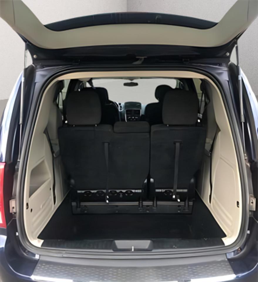 2017 Dodge Grand Caravan SXT / WOOD TRIM / 7 PASS Photo8