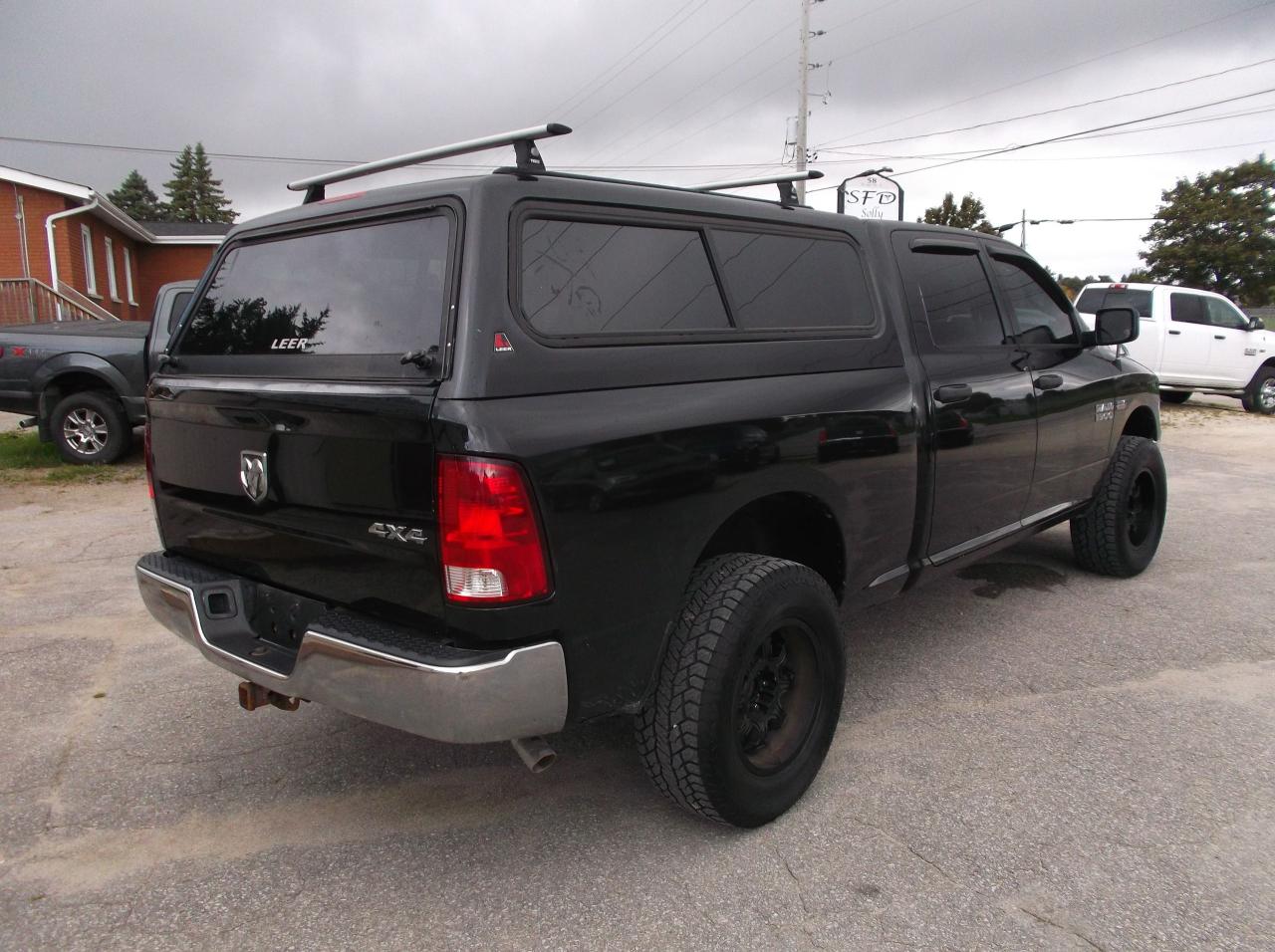 2018 RAM 1500 ST 4X4 4DOOR - Photo #5