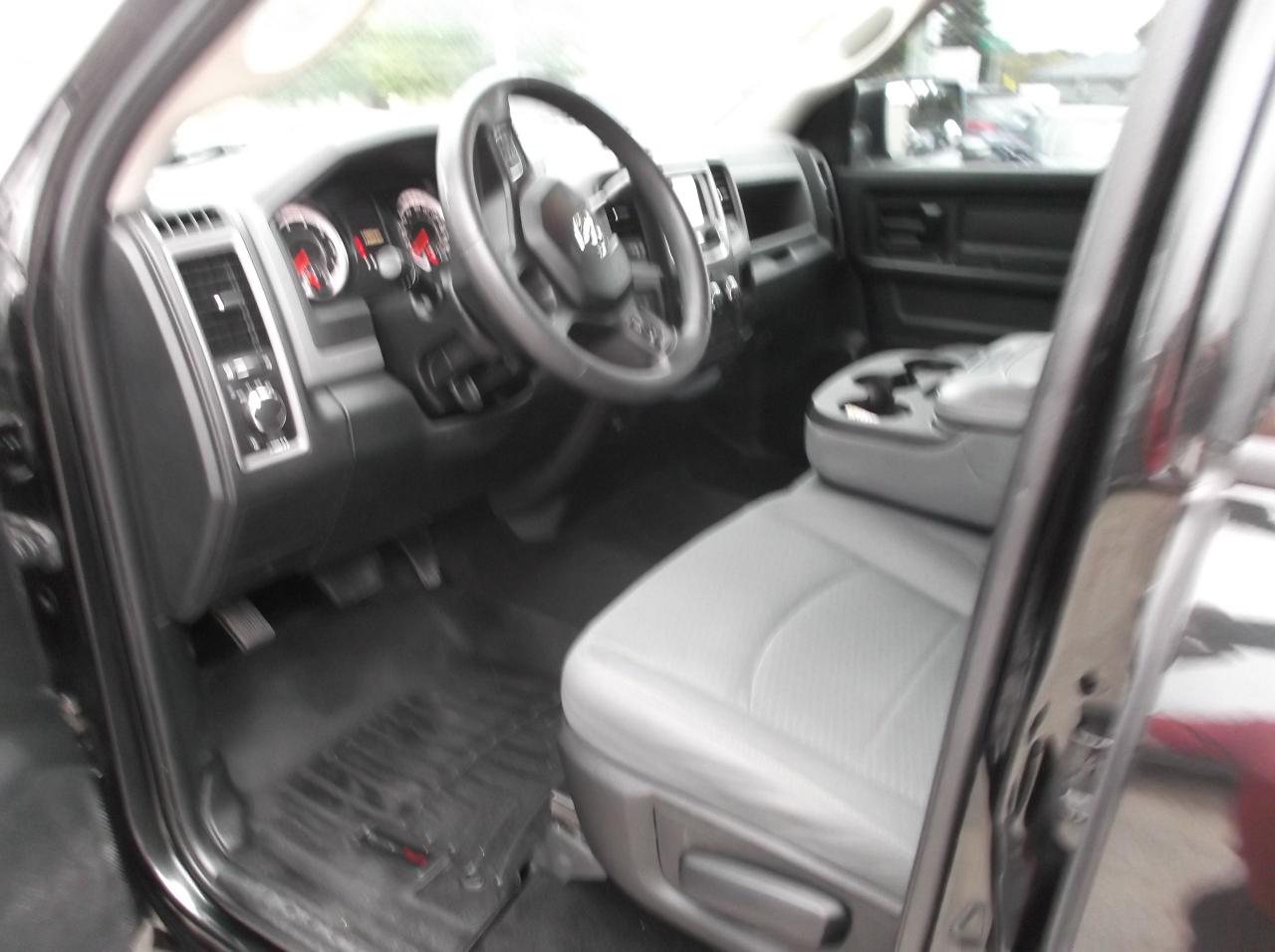 2018 RAM 1500 ST 4X4 4DOOR - Photo #6