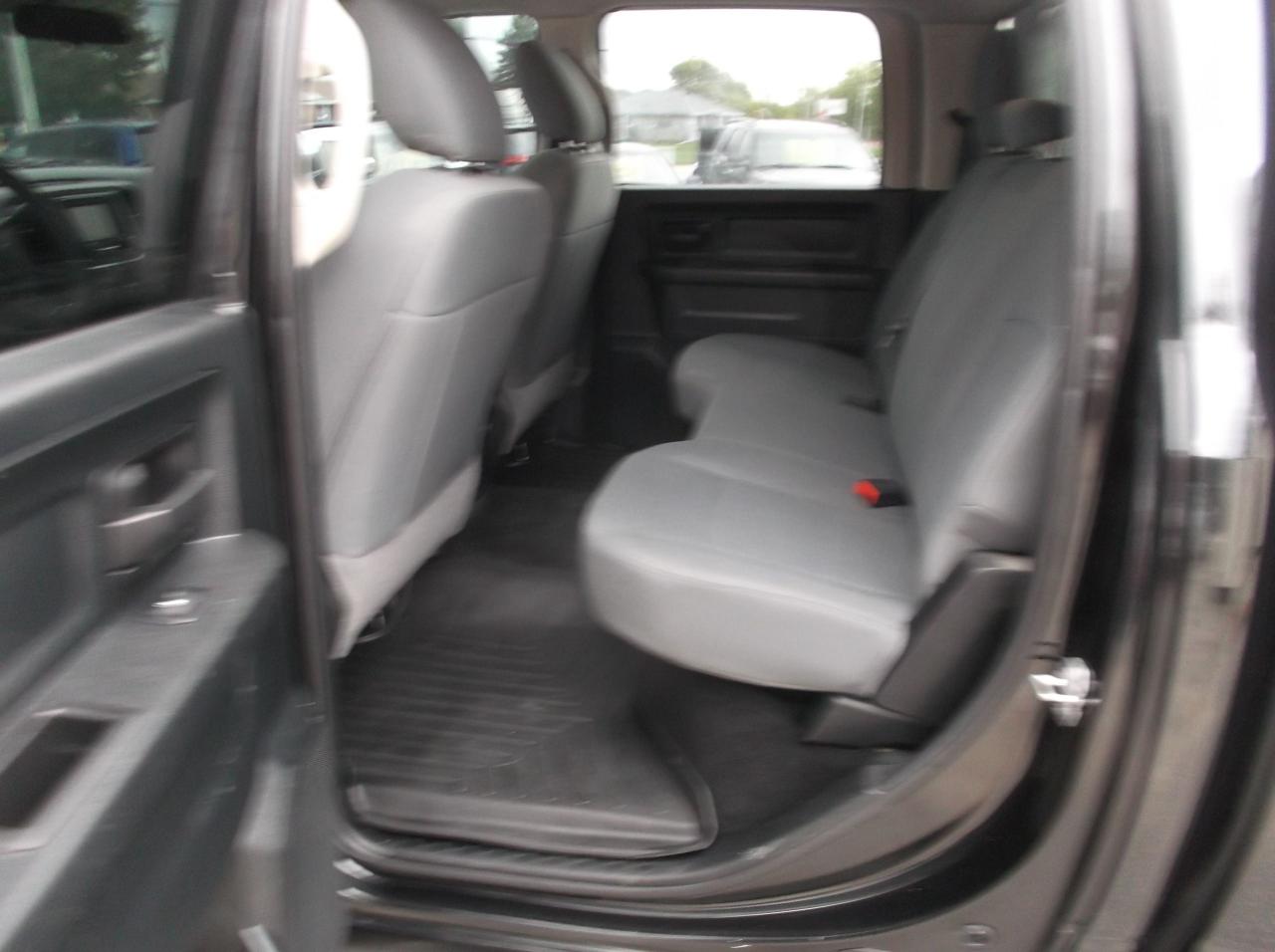 2018 RAM 1500 ST 4X4 4DOOR - Photo #7
