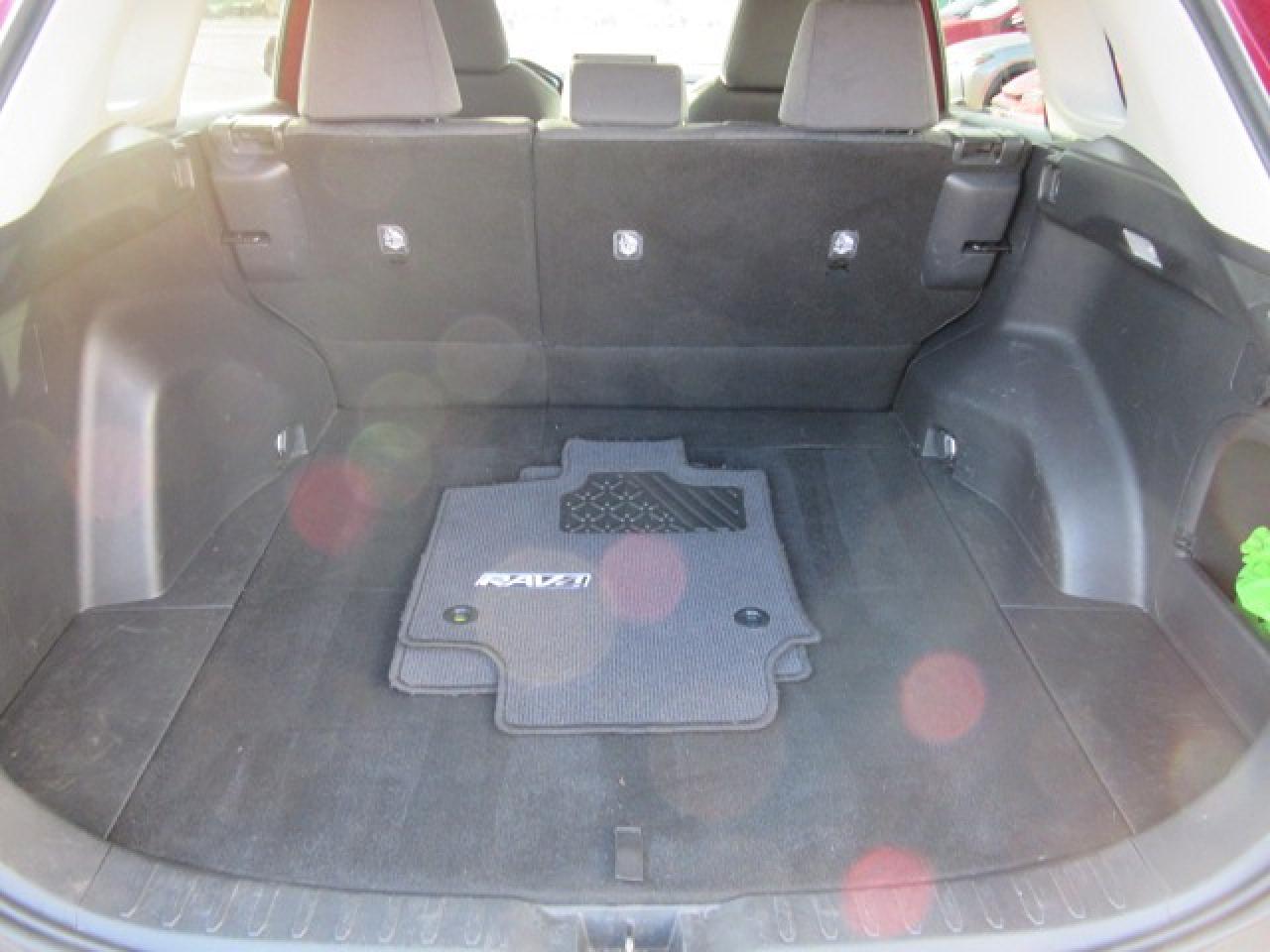 2019 Toyota RAV4 Hybrid XLE Photo