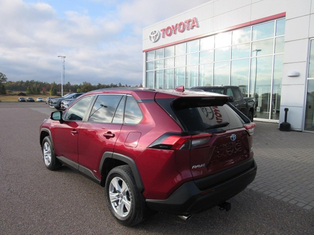 2019 Toyota RAV4 Hybrid XLE Photo2