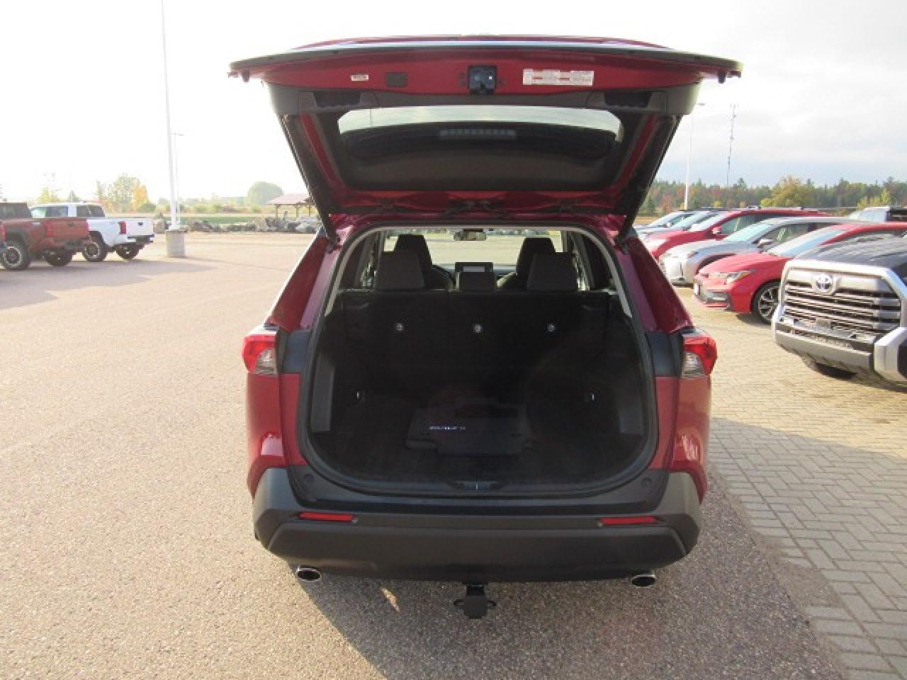 2019 Toyota RAV4 Hybrid XLE Photo3