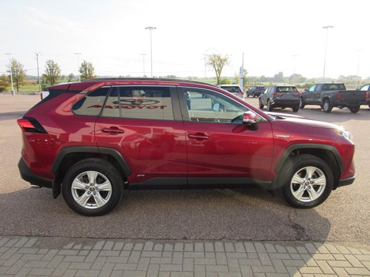 2019 Toyota RAV4 Hybrid XLE Photo