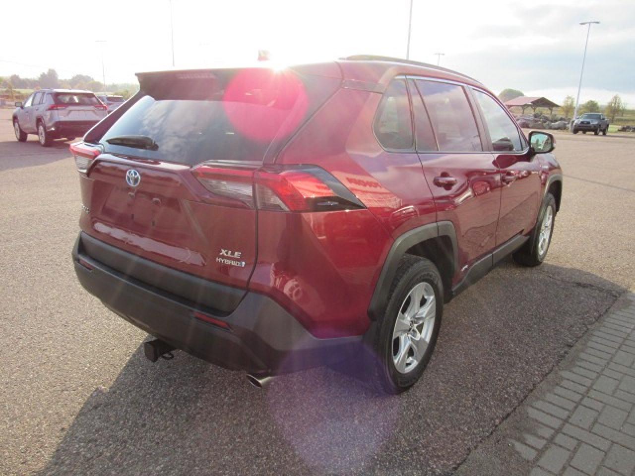 2019 Toyota RAV4 Hybrid XLE Photo