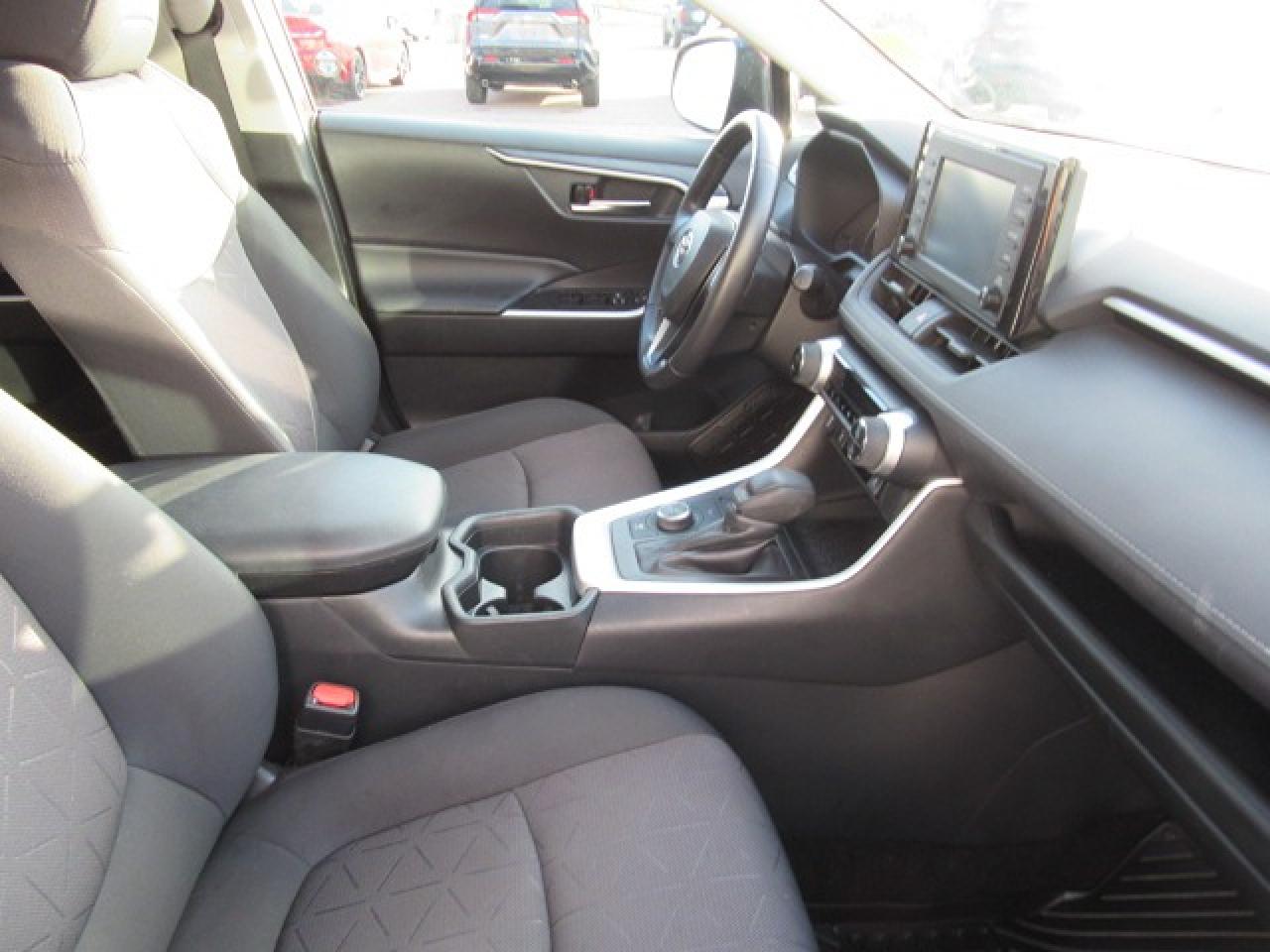 2019 Toyota RAV4 Hybrid XLE Photo