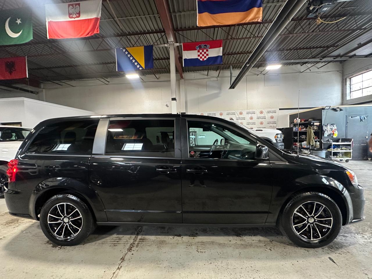 2019 Dodge Grand Caravan GT | LEATHER | HEATED SEATS | GT RIMS - Photo #4