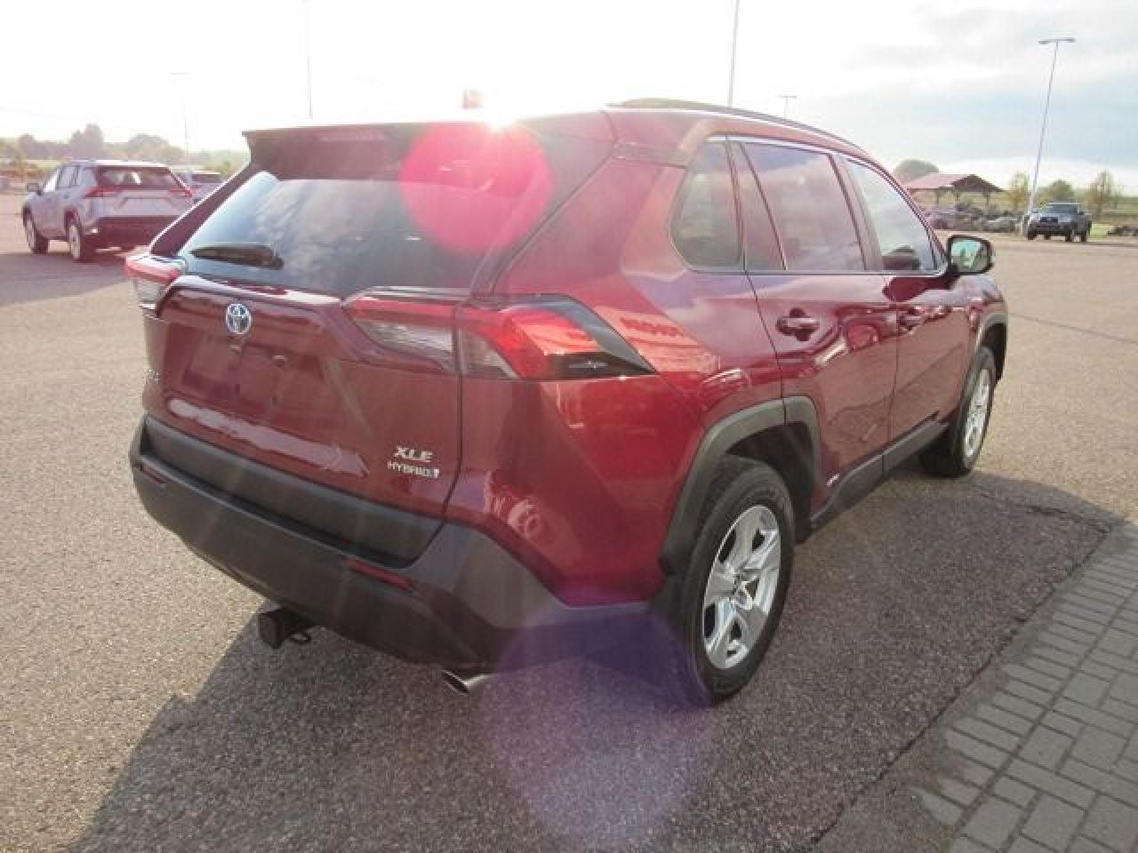 2019 Toyota RAV4 Hybrid XLE - Photo #6