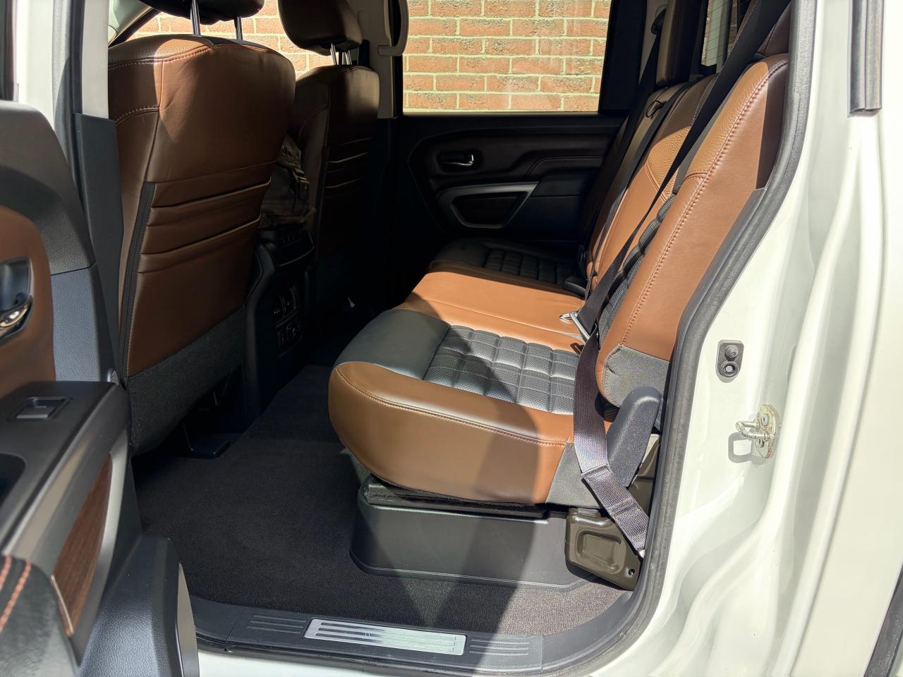 2017 Nissan Titan Platinum Reserve - Photo #12