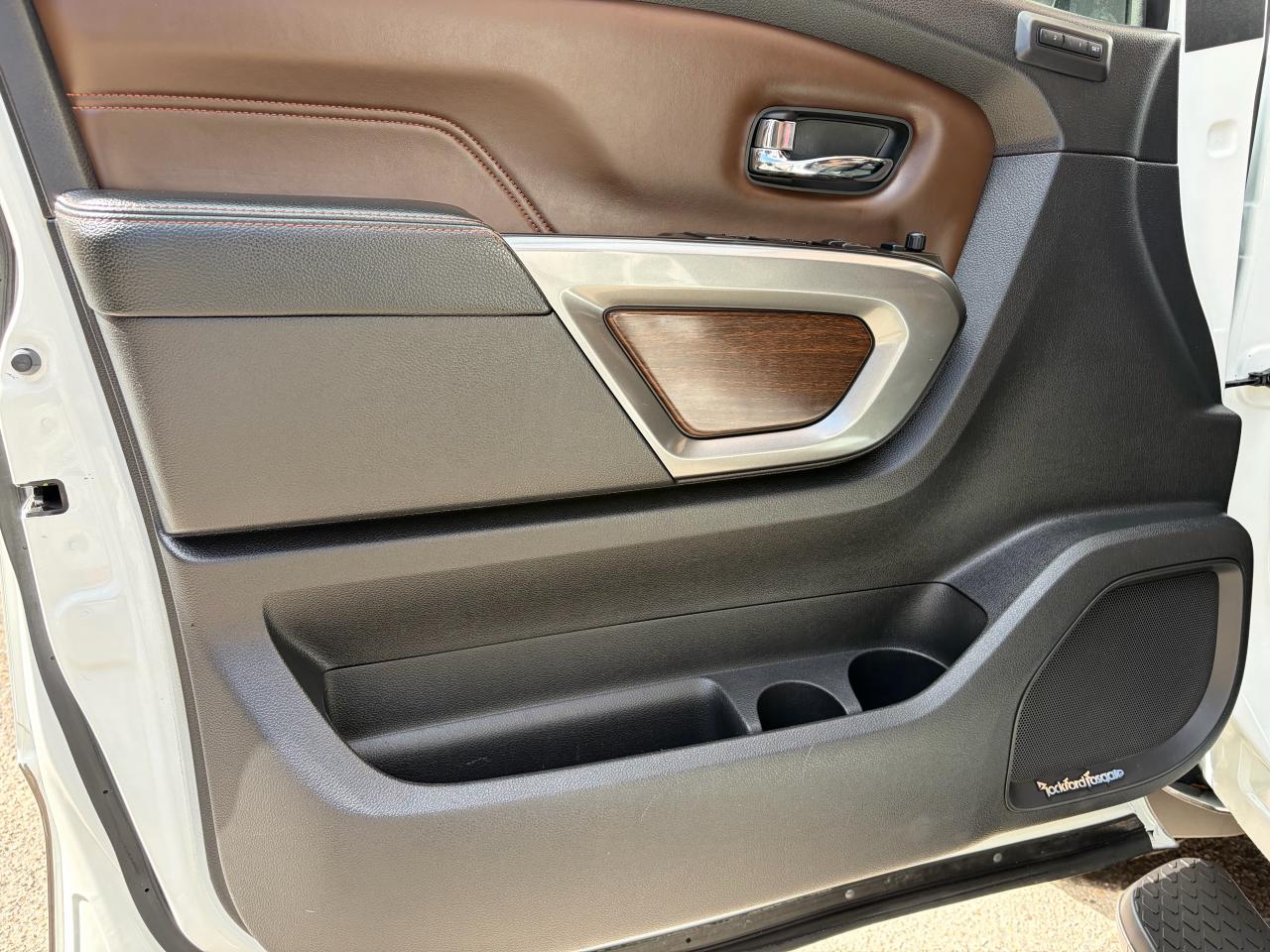 2017 Nissan Titan Platinum Reserve - Photo #11