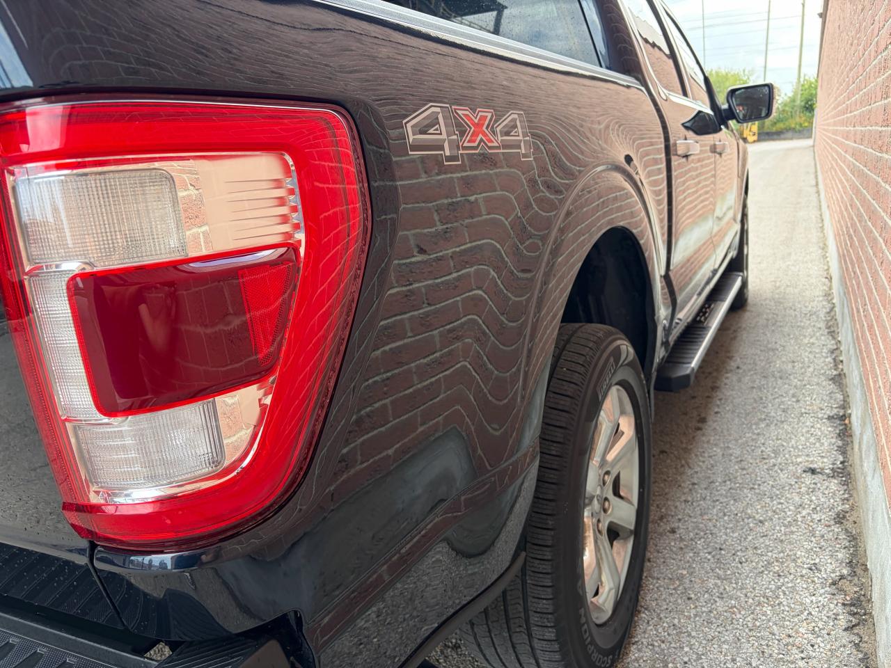 2021 Ford F-150 Lariat - Photo #10