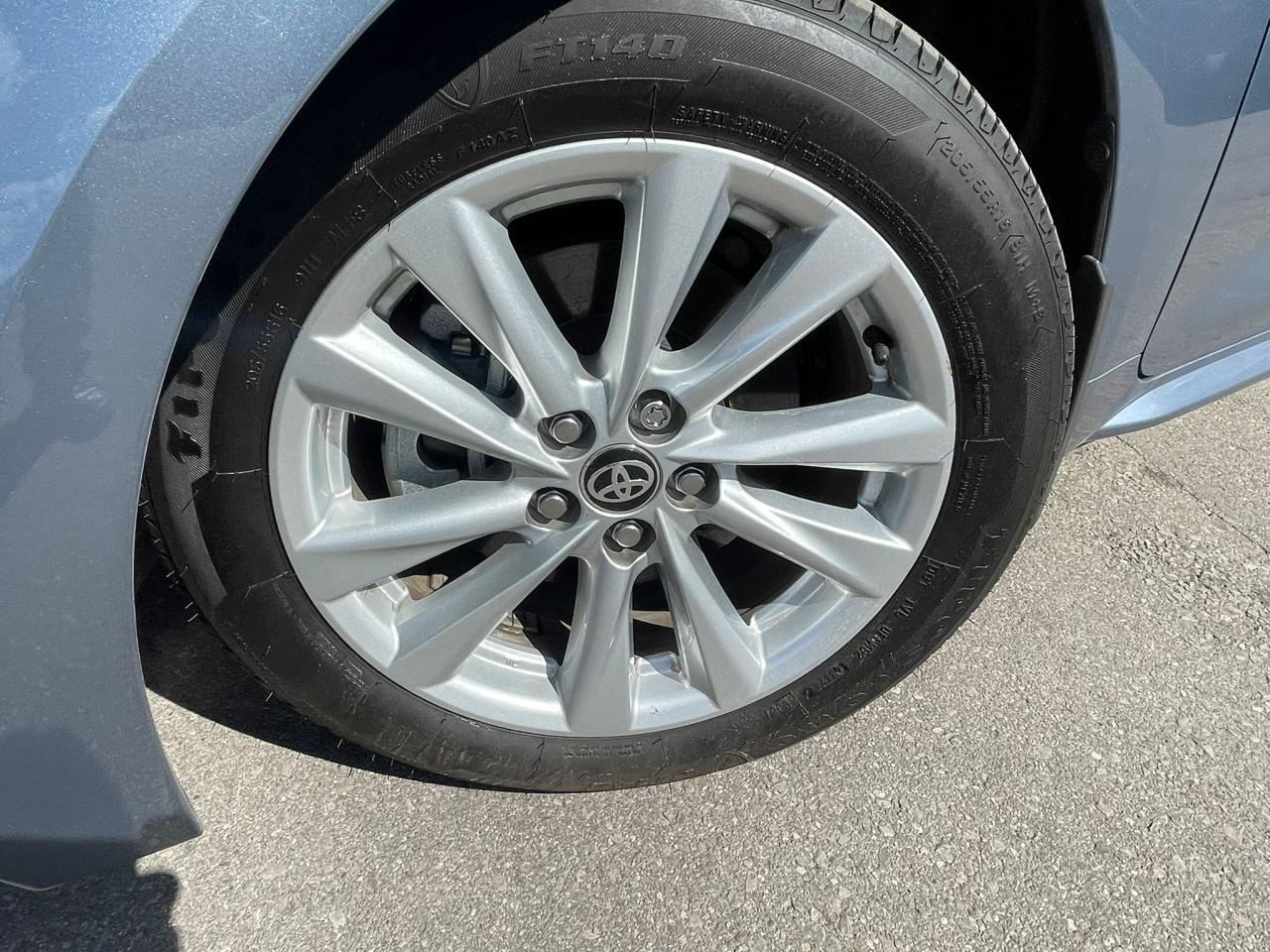 2025 Toyota Corolla SUNROOF CLEAN CAR FAX ALLOY RIMS FACTORY WARRANTY - Photo #4