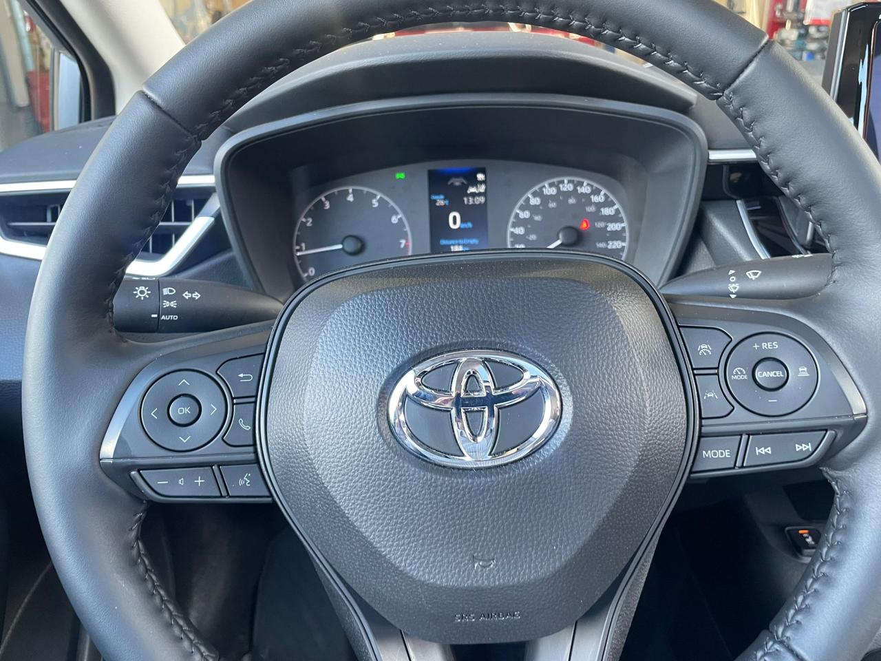 2025 Toyota Corolla SUNROOF CLEAN CAR FAX ALLOY RIMS FACTORY WARRANTY - Photo #24