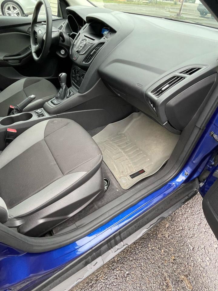 2012 Ford Focus S - Photo #12