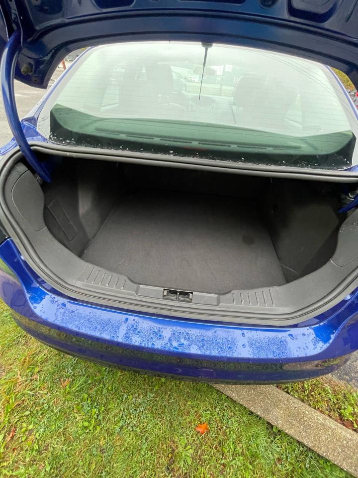 2012 Ford Focus S - Photo #11