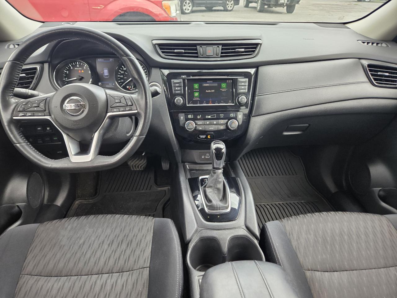 2018 Nissan Rogue SV - Photo #4