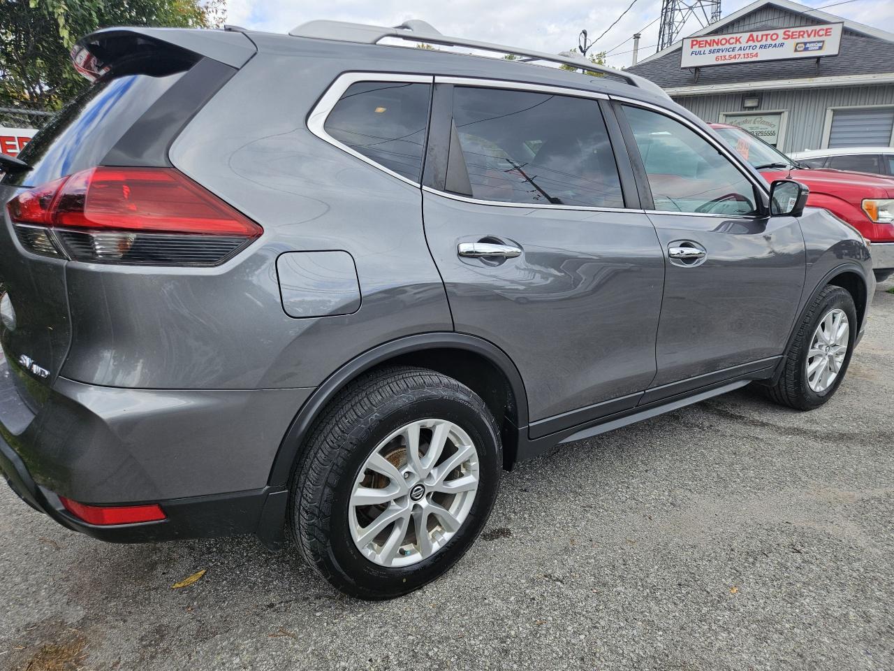2018 Nissan Rogue SV - Photo #8