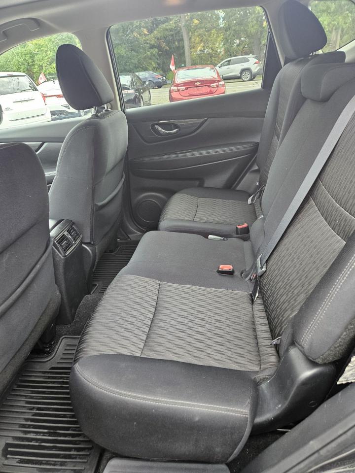 2018 Nissan Rogue SV - Photo #3