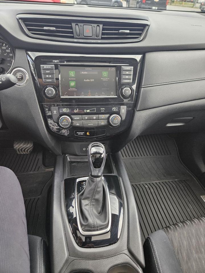 2018 Nissan Rogue SV - Photo #6