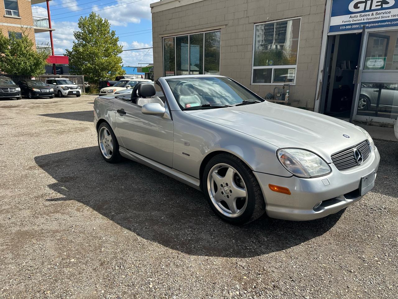 1999 Mercedes-Benz SLK230 2dr Kompressor Roadster 2.3L - Photo #2